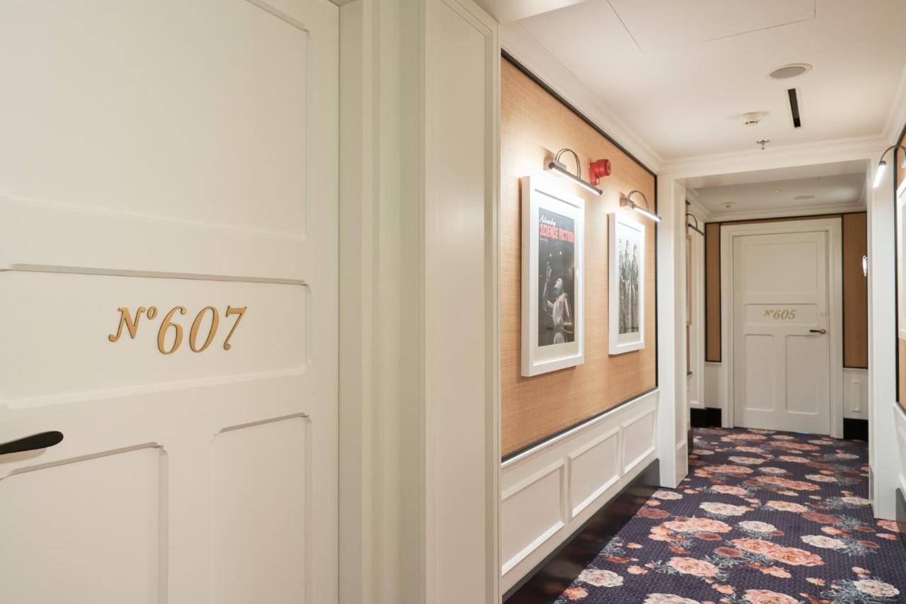 Bless Hotel Madrid - The Leading Hotels Of The World Esterno foto A corridor at the hotel