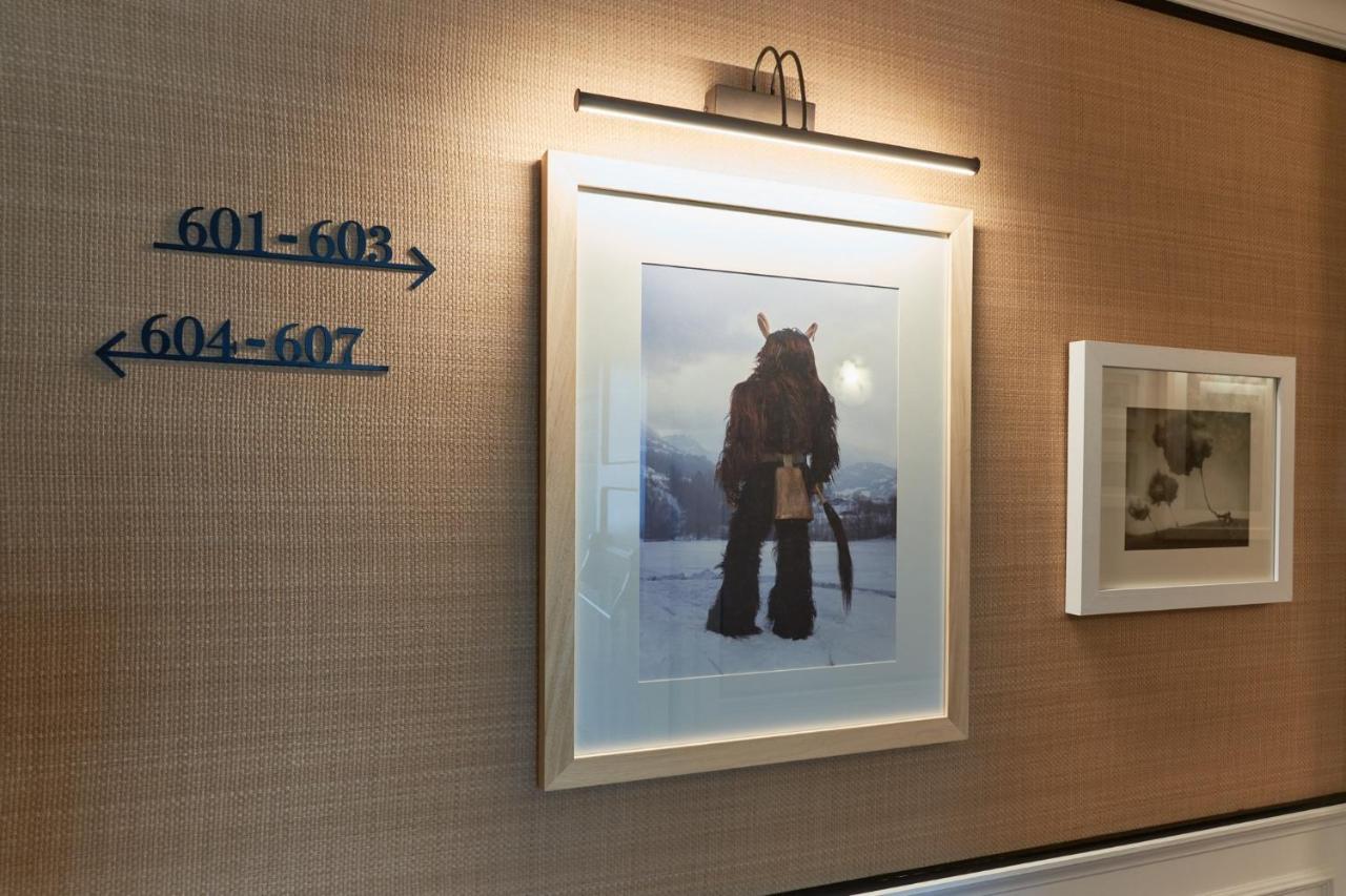 Bless Hotel Madrid - The Leading Hotels Of The World Esterno foto A picture light
