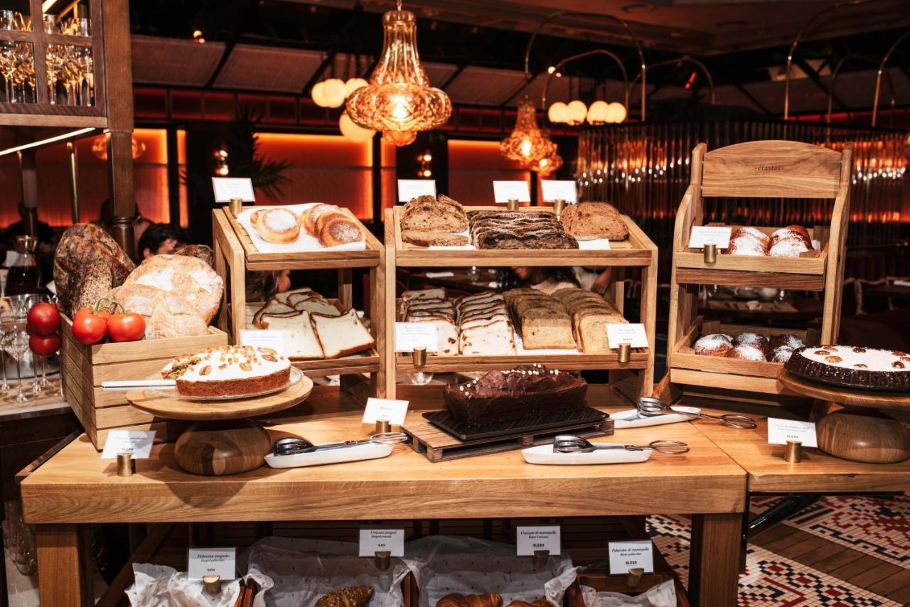 Bless Hotel Madrid - The Leading Hotels Of The World Esterno foto A dessert buffet