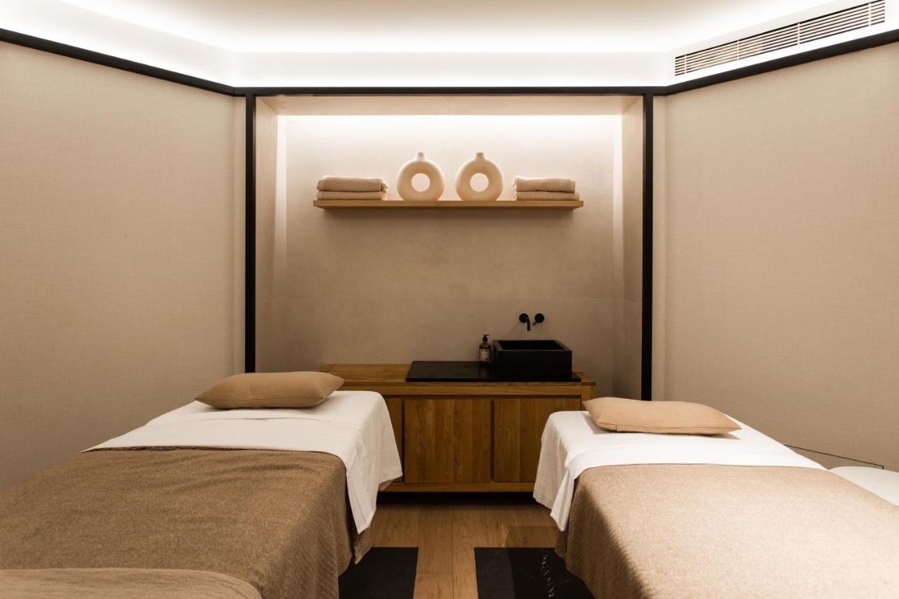 Bless Hotel Madrid - The Leading Hotels Of The World Esterno foto A treatment room at The Spa at The Landmark