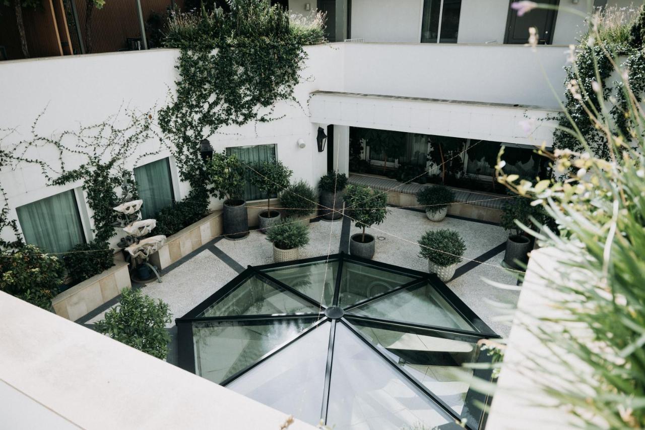Bless Hotel Madrid - The Leading Hotels Of The World Esterno foto The courtyard of the museum