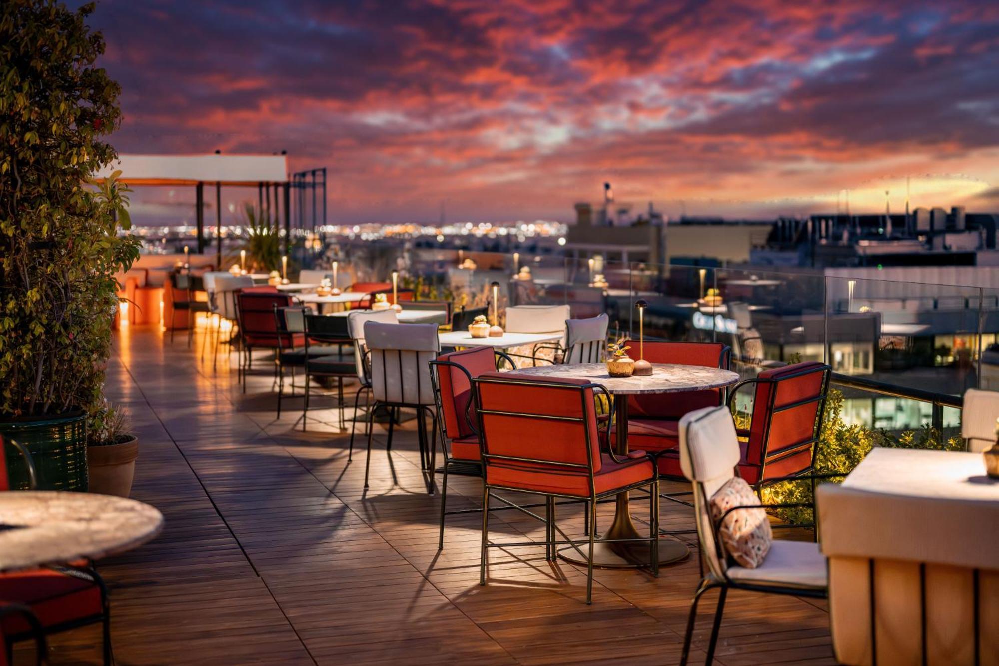 Bless Hotel Madrid - The Leading Hotels Of The World Esterno foto The hotel's rooftop bar