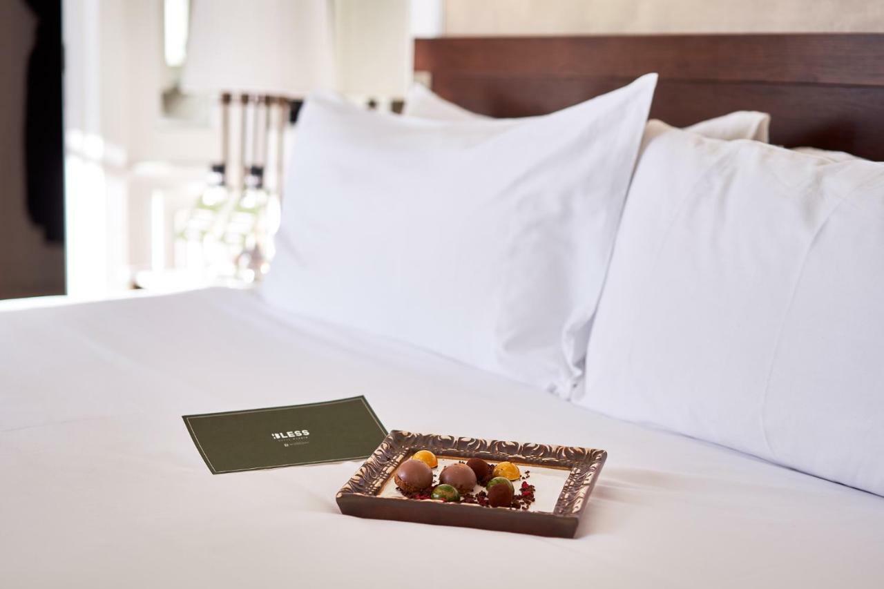 Bless Hotel Madrid - The Leading Hotels Of The World Esterno foto A turndown service at a hotel