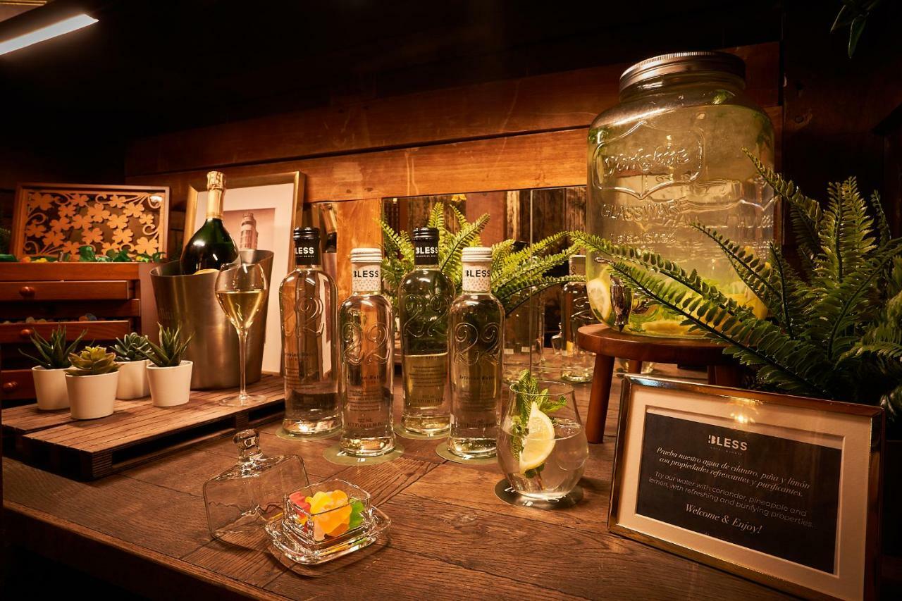 Bless Hotel Madrid - The Leading Hotels Of The World Esterno foto A bar in the UK